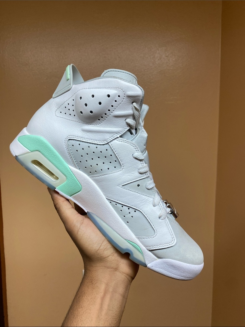 2022 Air Jordan 6 Retro Mint Foam Size 11 Women’s Size 9.5 Men’s DQ4914-103 - Picture 10 of 16